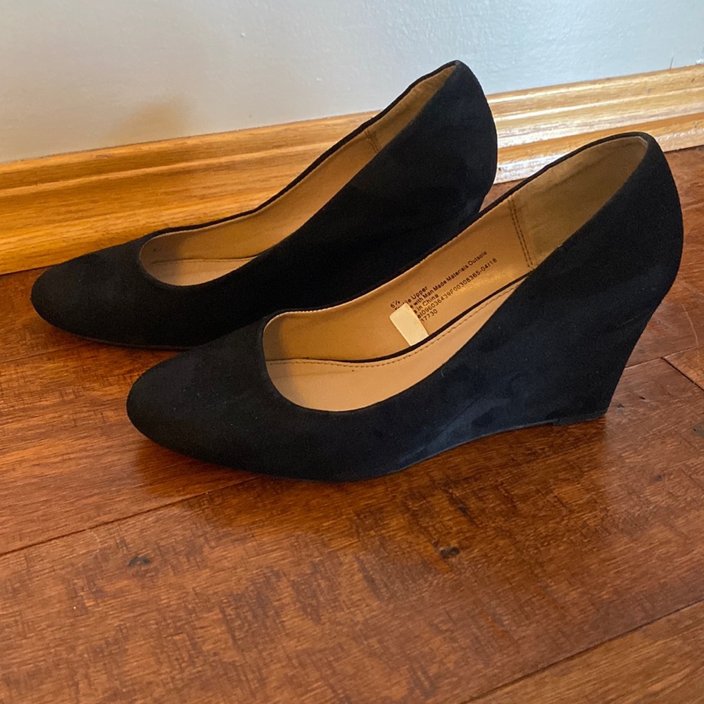 A New Day Black Wedges Sz 6.5